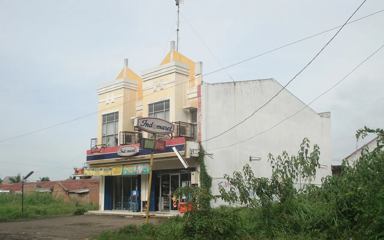 Ilustrasi deretan ruko dan minimarket di Cikarang. (Foto: Yoru Samawi / Wikimedia Commons, CC BY 3.0)